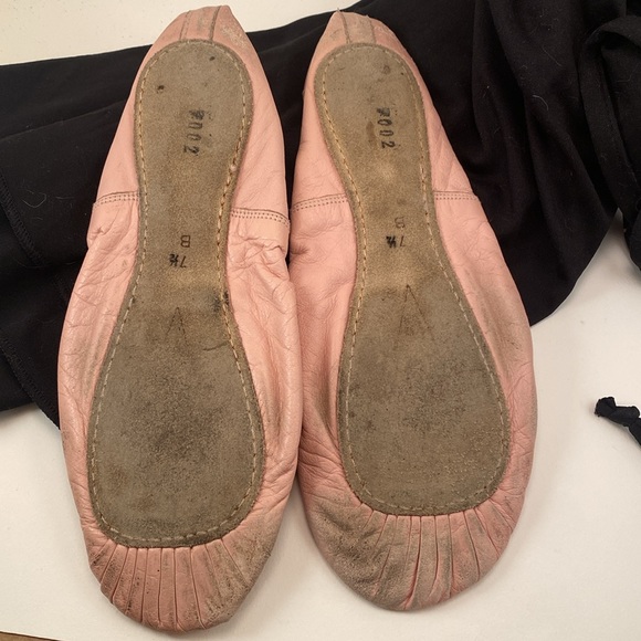 ADULT Bloch 7-½ leather ballet shoes. black wrap 18 inch ballet skirt - Picture 4 of 9